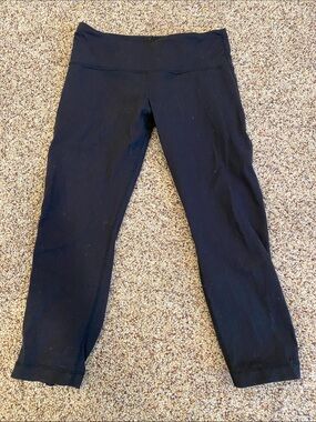Black Athletic LuLuLemon Capri Leggings